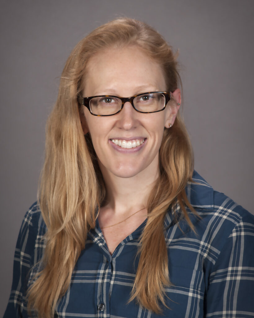Headshot - Kate Barnes
